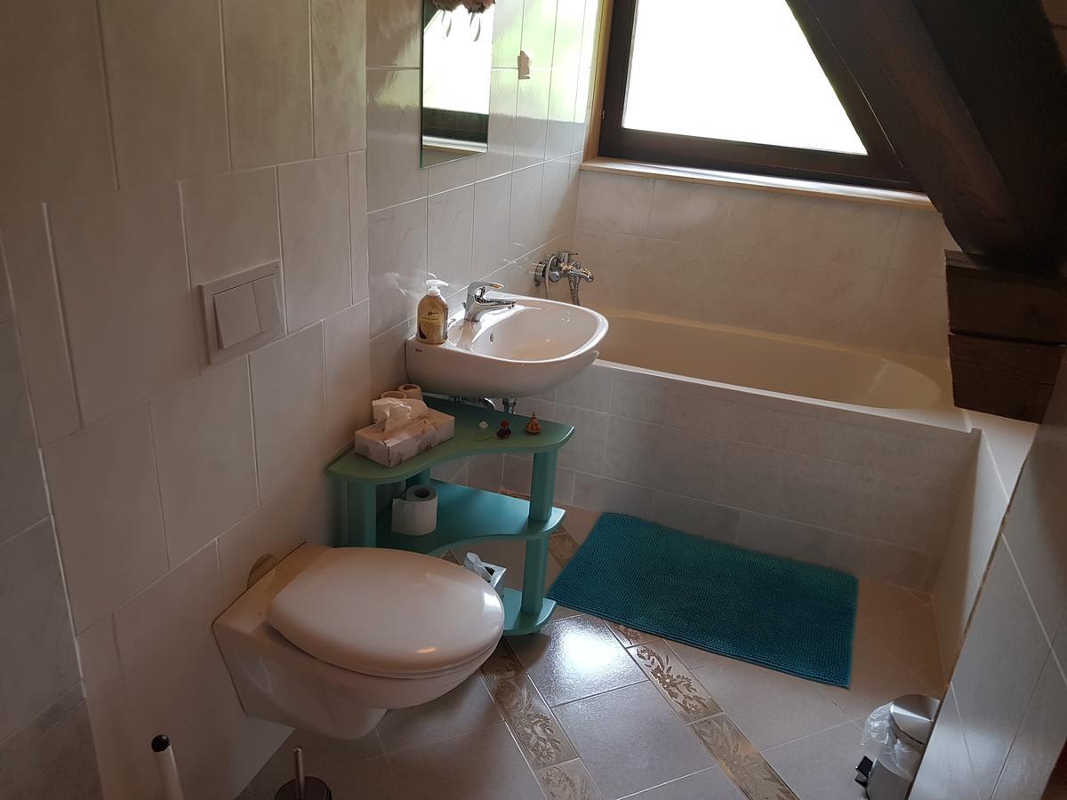 Pr'Simi Bed & Breakfast Golnik Luaran gambar